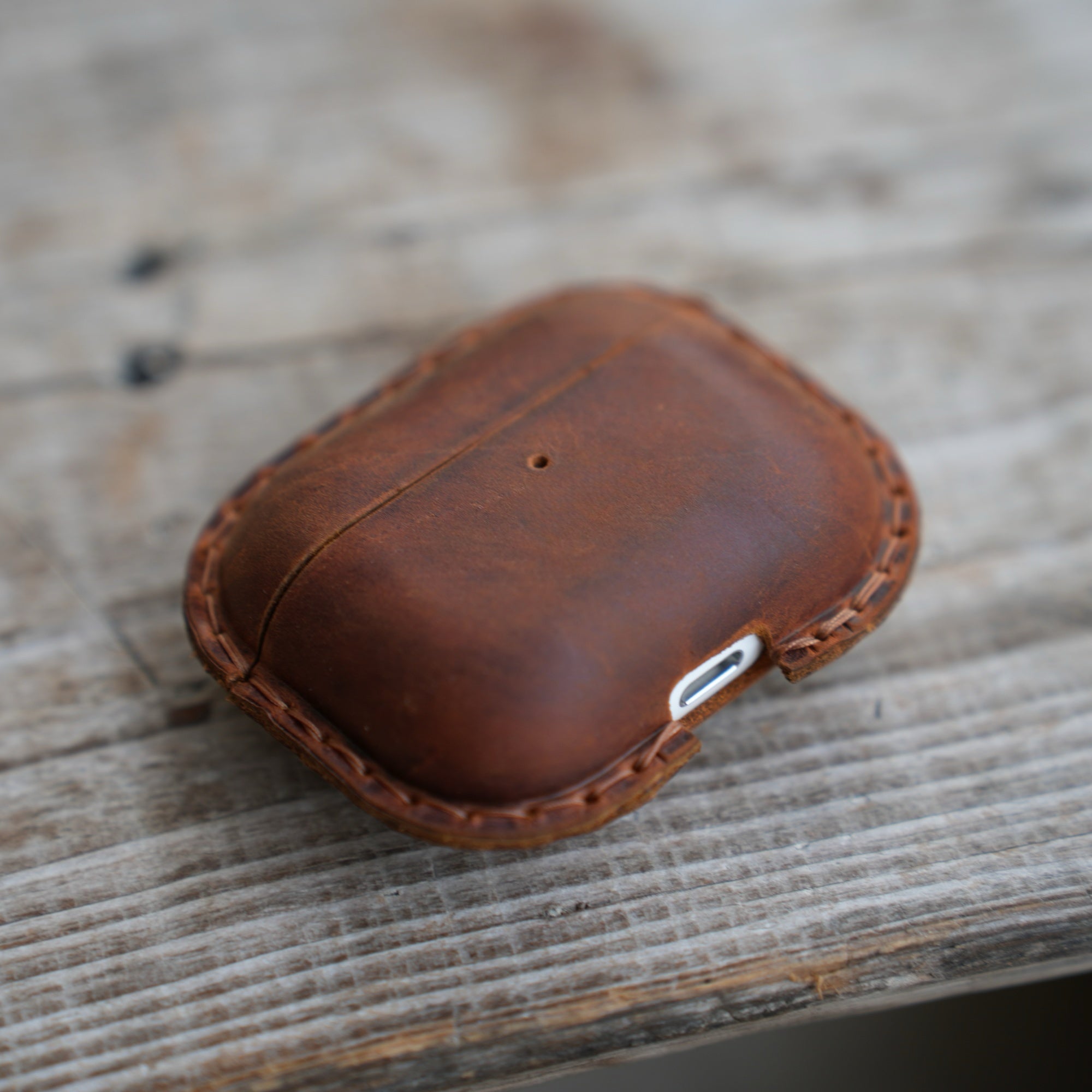 JJNUSA Genuine Vintage Crazy Horse Leather Distressed Leather for Apple Airpods Pro 3 3rd Gen (2025) Wireless Charging Case Protective Cover Earbud Case Brown