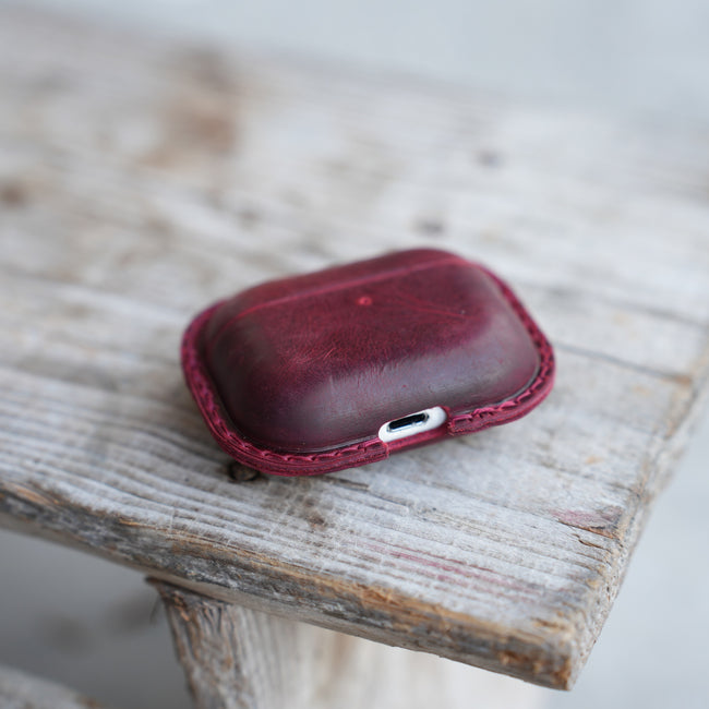 Genuine Vintage  Leather Distressed Leather for Apple Airpods Pro 3 3rd Gen (2025) Wireless Charging Earbud   Cover Case MagSafe Compatible Main Image