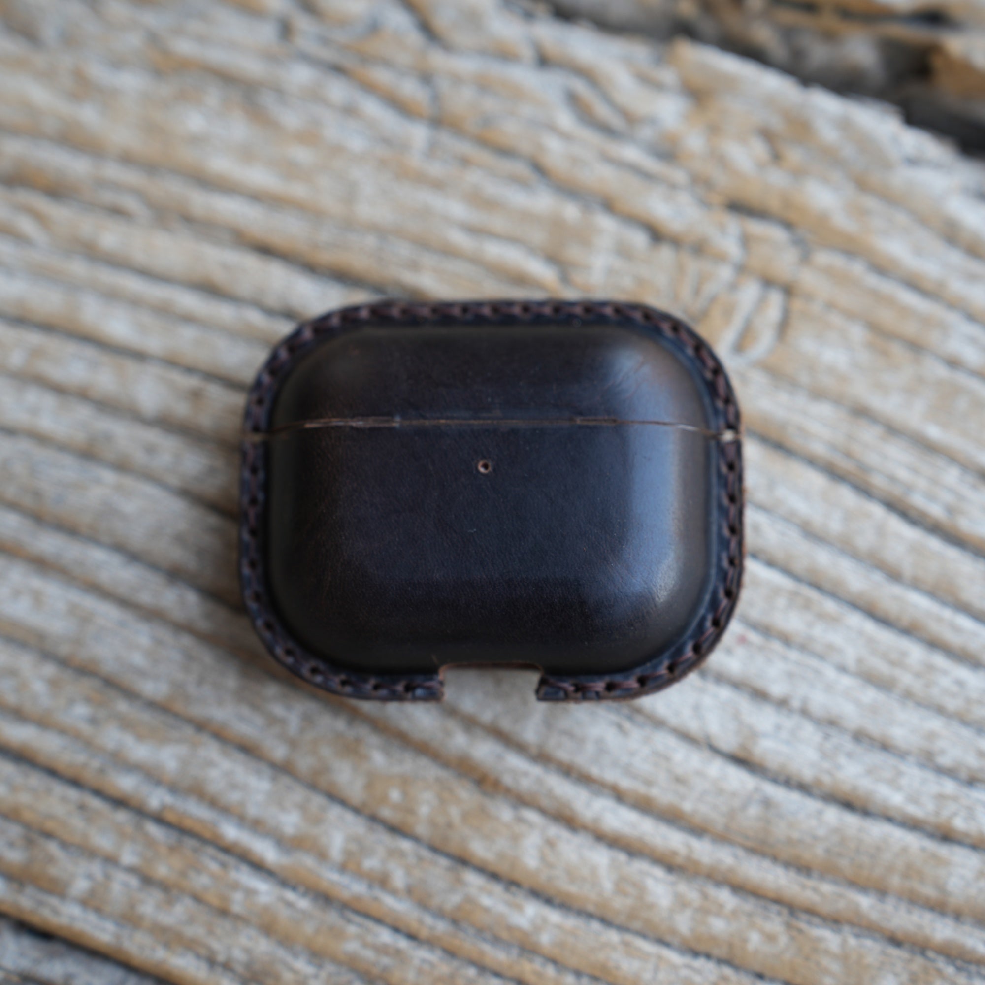 Genuine Vintage  Leather Distressed Leather for Apple Airpods Pro 3 3rd Gen (2025) Wireless Charging Earbud   Cover Case MagSafe Compatible