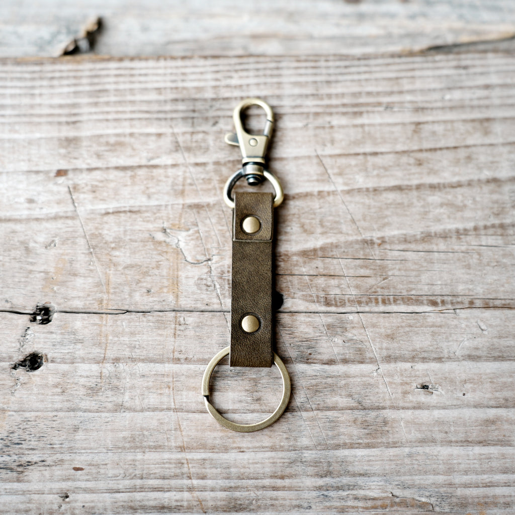 Leather key chain  leather keyring , leather key fob  key clip  Keychain Leather Men's Simple  ClipKeychain, car  Leather  for Gifts