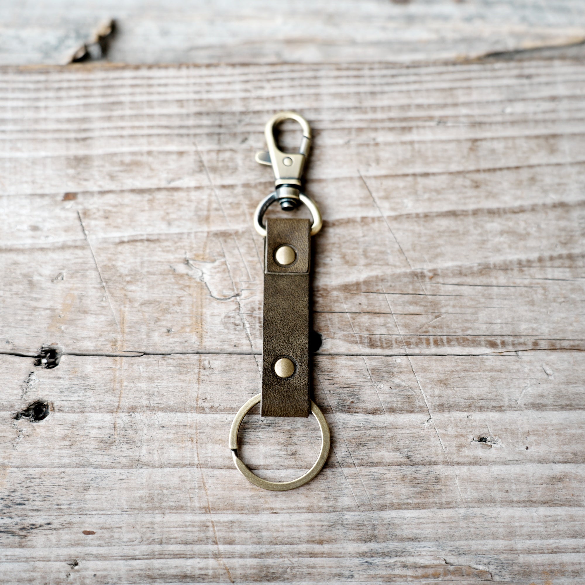 Leather key chain  leather keyring , leather key fob  key clip  Keychain Leather Men's Simple  ClipKeychain, car  Leather  for Gifts