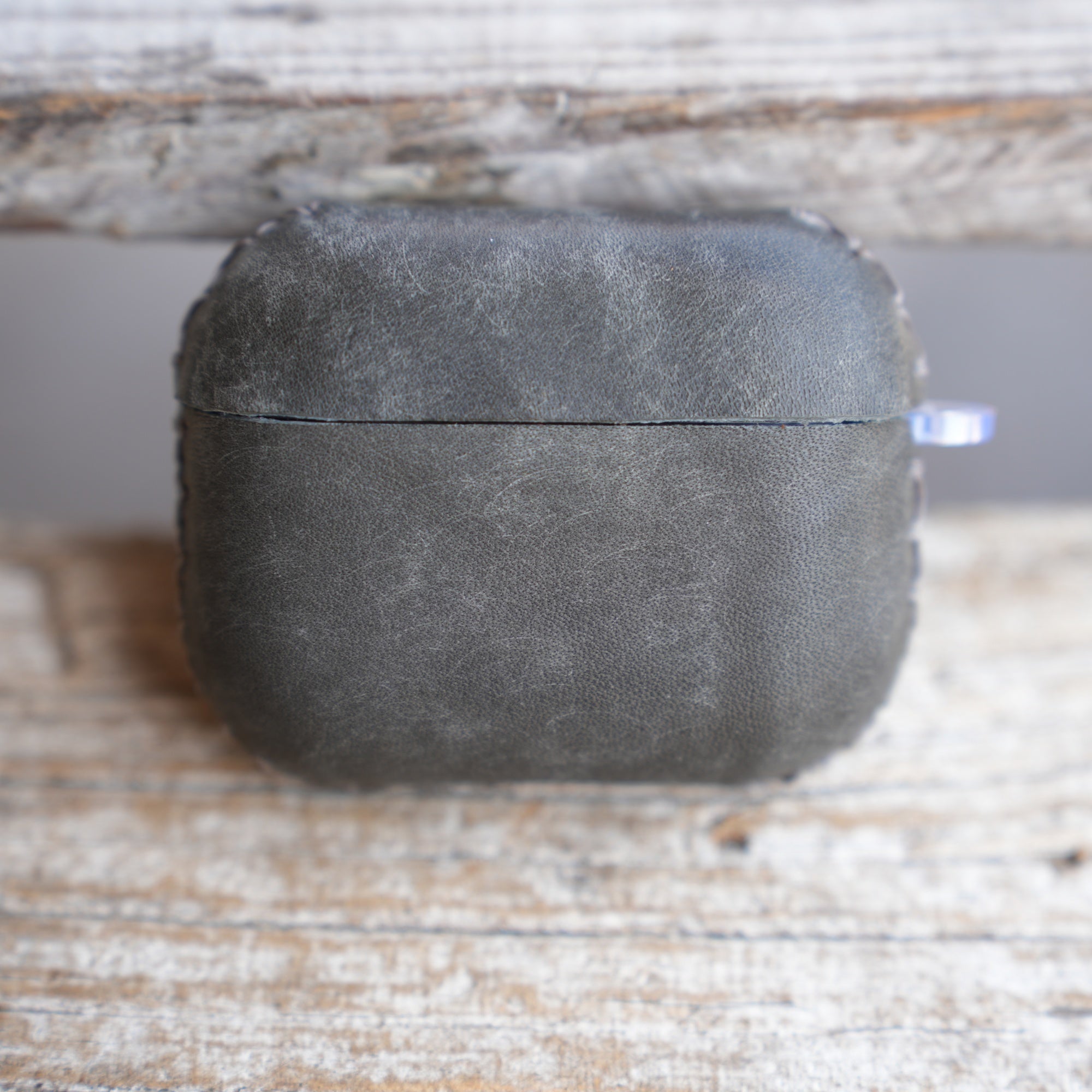 Genuine Leather Distressed Leather for AirPods Pro 3 2  2022 Full Leather Case  AirPods 4 3 Bluetooth wireless headphone  AirPods 4  case