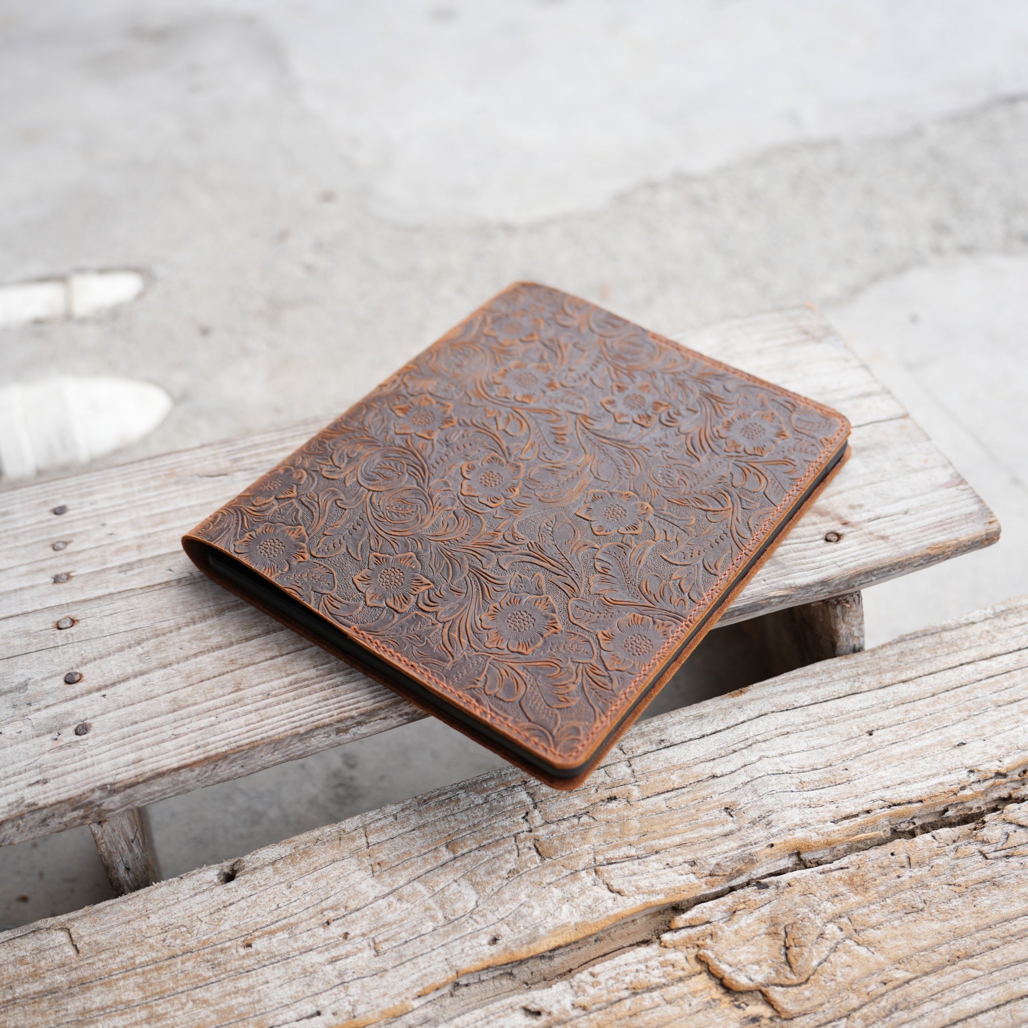 Leather Kindle Scribe 10.2  2022 2024 case 12th gen, 11th gen, All new Kindle cover, Kindle Oasis case, Tooled Leather, Ebook cover brown