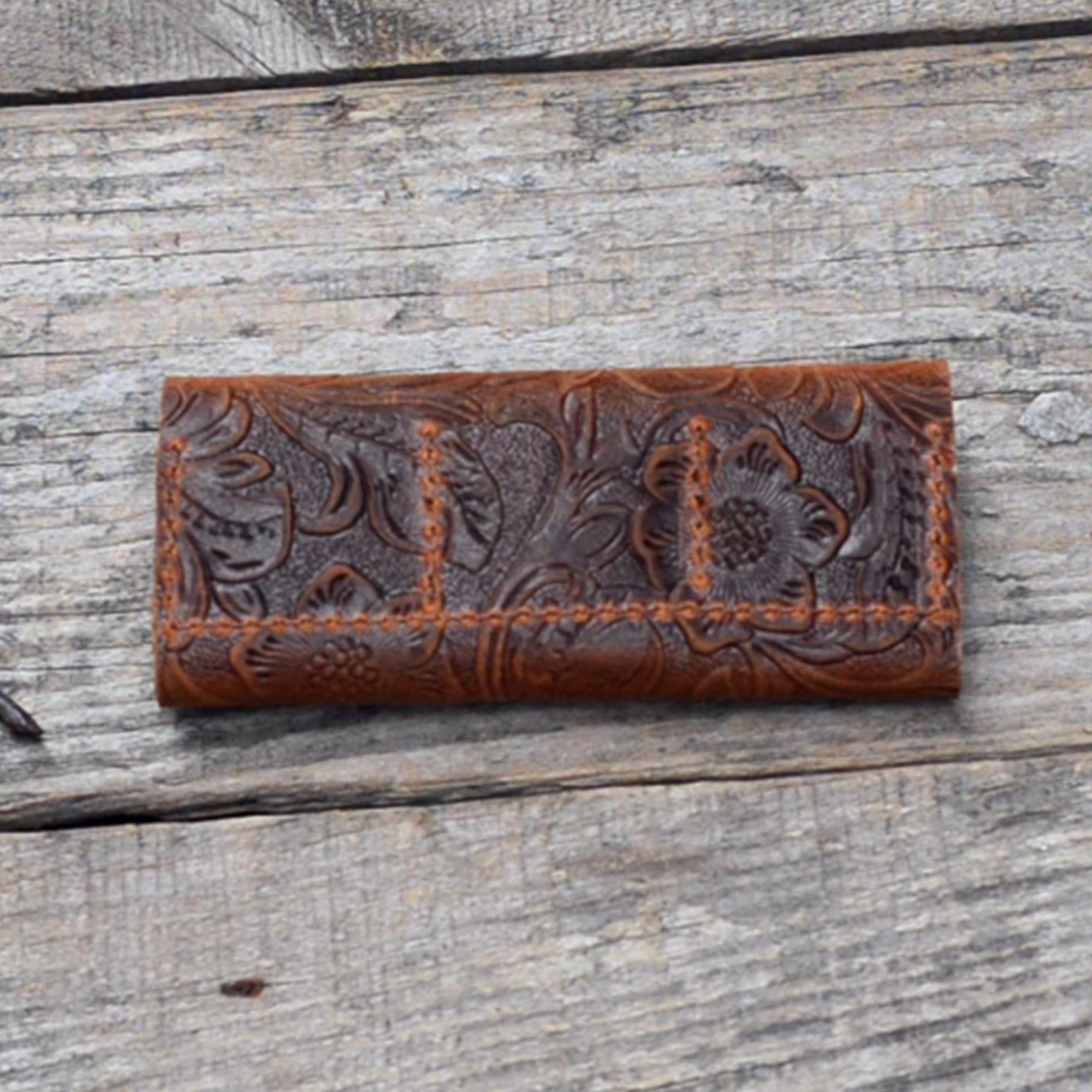 Genuine Leather Guitar shaped pick holder, Guitar Pick Holder Keychain, Picks Case Instrument Leather Keychain Guitar Pick