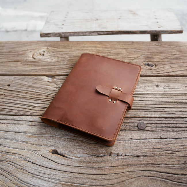 Leather Sketchbook Cover, Leather Artist Sketch Pad Cover for 5.5 x8.5 ,  Refillable leather sketchbook  Holder , Gift for Painter Main Image