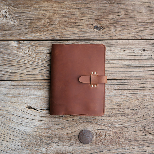 Leather Sketchbook Cover, Leather Artist Sketch Pad Cover for 5.5 x8.5 ,  Refillable leather sketchbook  Holder , Gift for Painter Hover Image