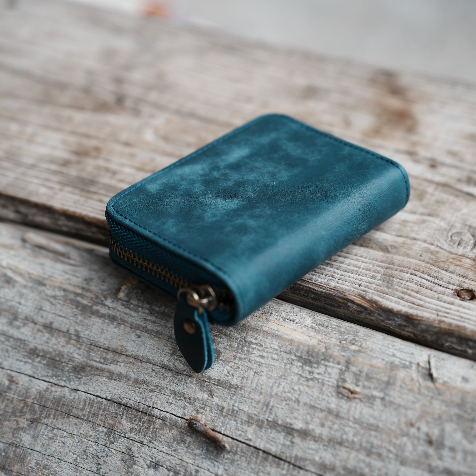 personalized Bifold Wallet, Men's Leather wallet  Card Holder Distressed Leather Wallet  zipper clutch, travel wallet, Leather zipper wallet