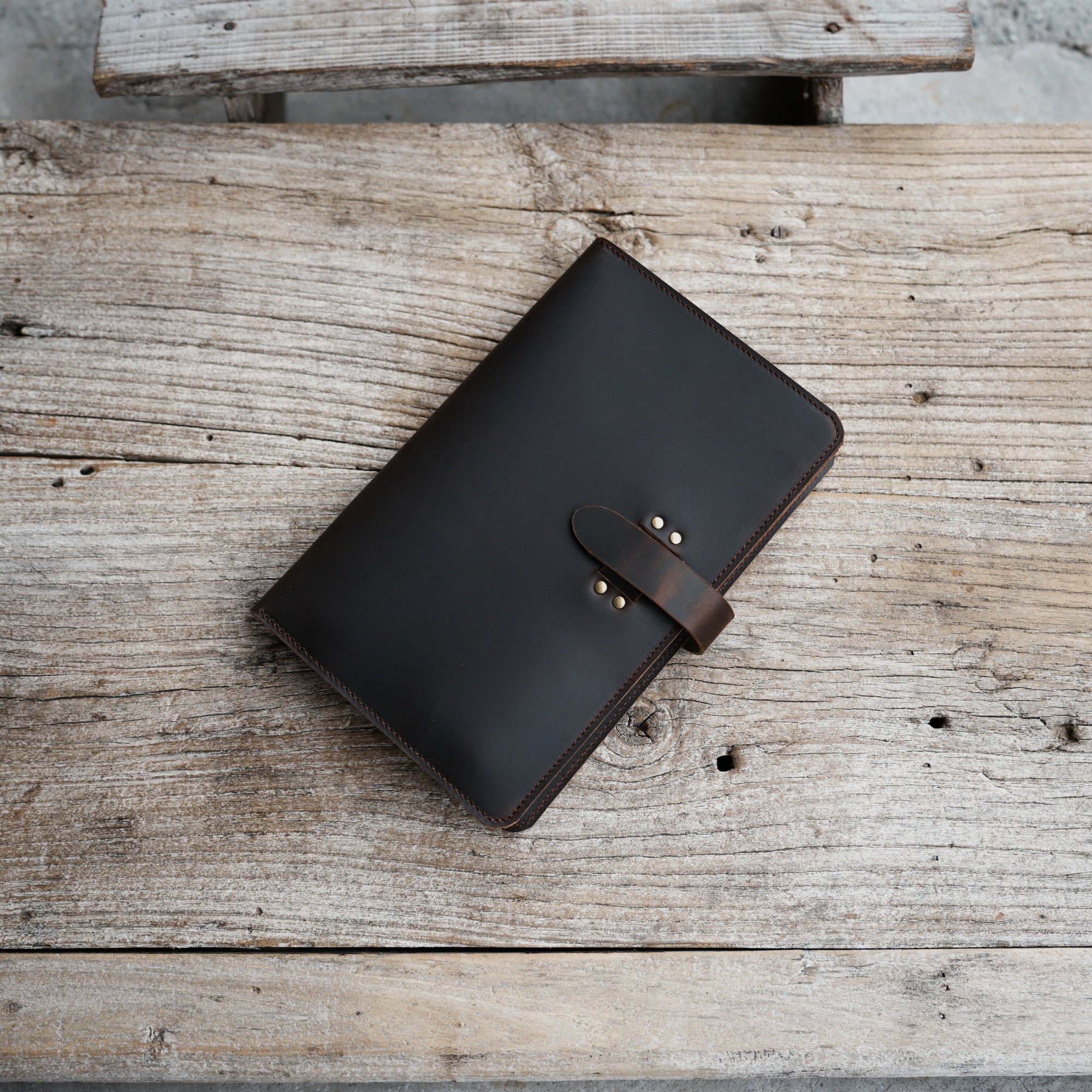 Leather Sketchbook Cover, Leather Artist Sketch Pad Cover for 5.5 x8.5 ,  Refillable leather sketchbook  Holder , Gift for Painter