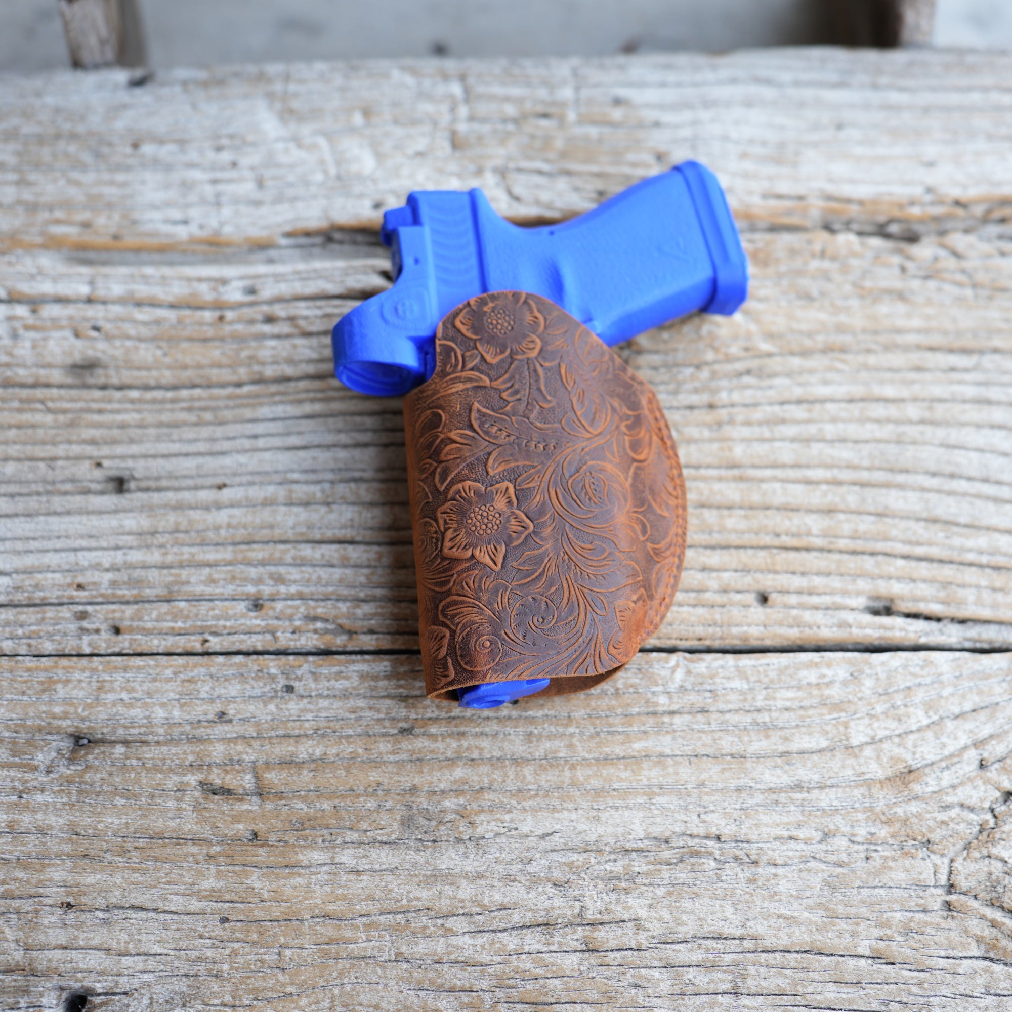 Genuine Leather Gun Holster  Gun Holster IWB , OWB   Glock 19 | G19  MOS w/ Streamlight tlr-7 Sub   Holster  Leather Gun Holster