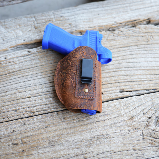 Genuine Leather Gun Holster  Gun Holster IWB , OWB   Glock 19 | G19  MOS w/ Streamlight tlr-7 Sub   Holster  Leather Gun Holster Hover Image