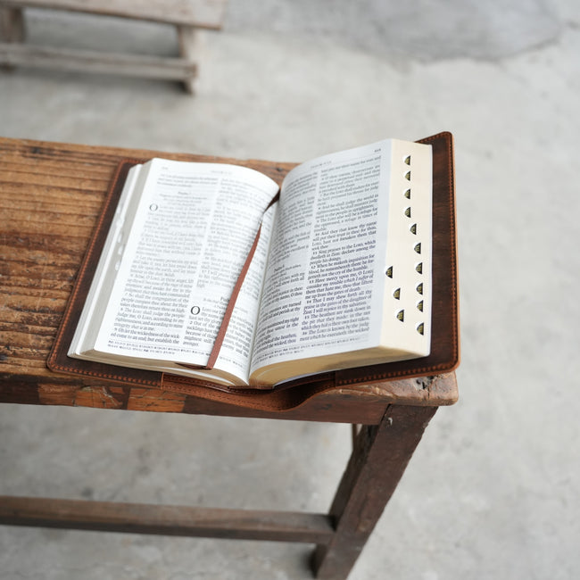 Christian Art Publishers Giant Print KJV Holy Bible, for Standard Size GP Editions/King James Version Main Image