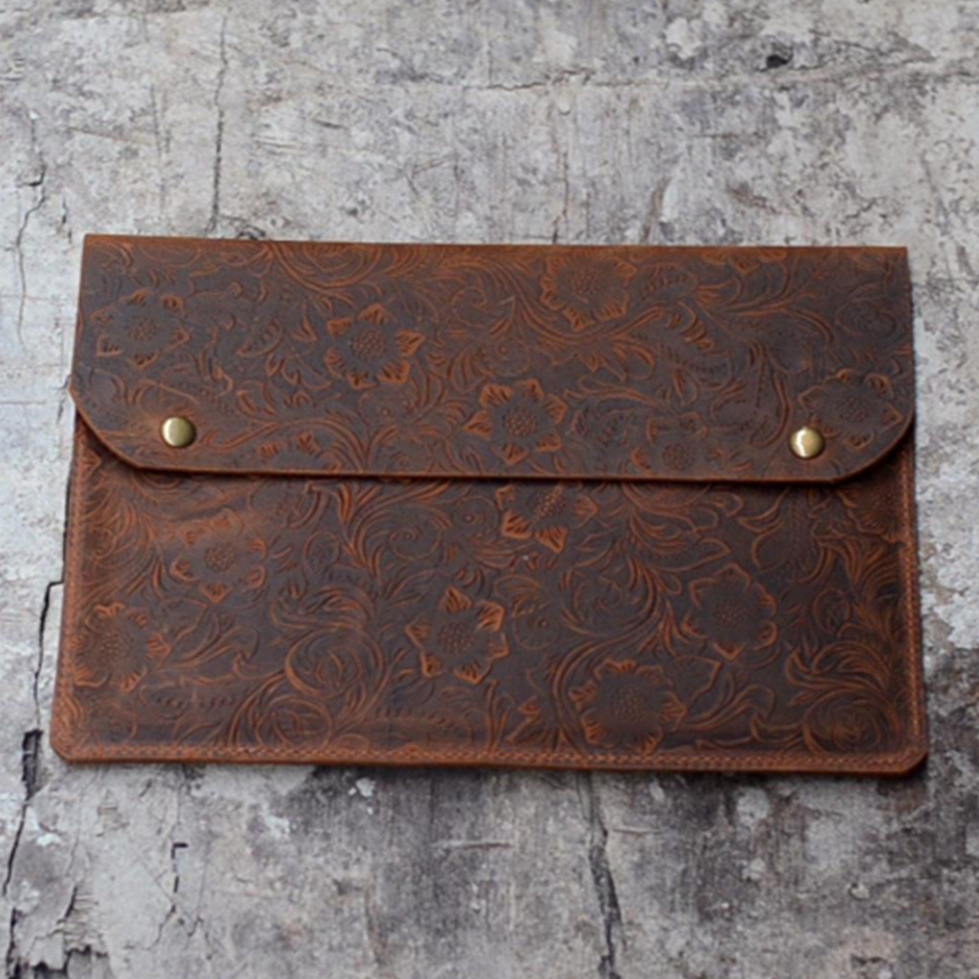 Personalized Leather Laptop Sleeve, Crazy Horse Leather Macbook Pro 15 / 13 2022 Case, Macbook Air 13.3inch Sleeve 03