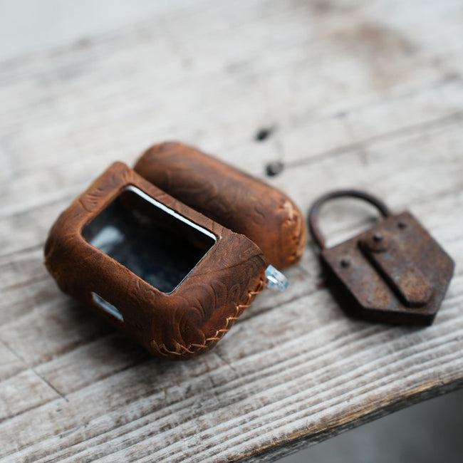 Genuine Leather Distressed Leather for  JBL TOUR PRO 3 2 earbuds Earbuds  Leather Case  Bose  ,  Bluetooth wireless headphone case Hover Image