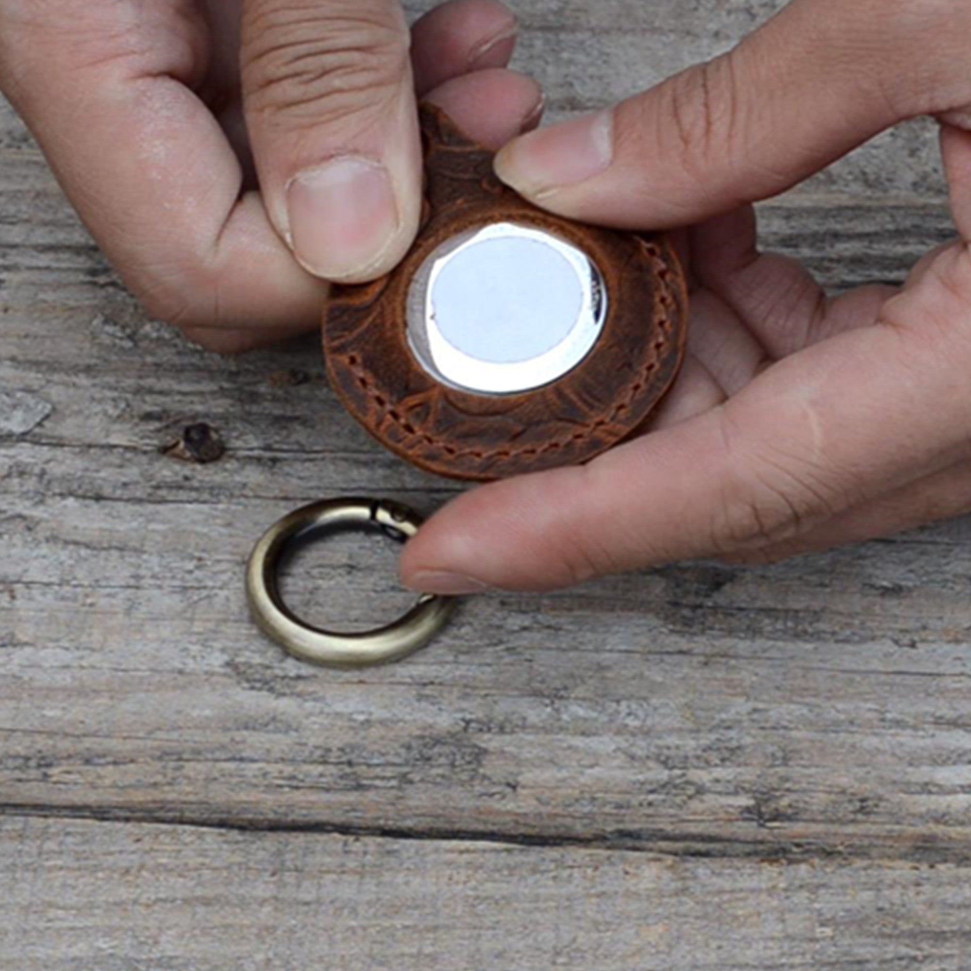 JJNUSA Vintage Genuine Leather Case Compatible with AirTags with Keychain